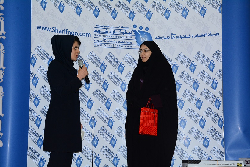 حضور نماینده شهرداری در نمایشگاه ارمغان شریف
